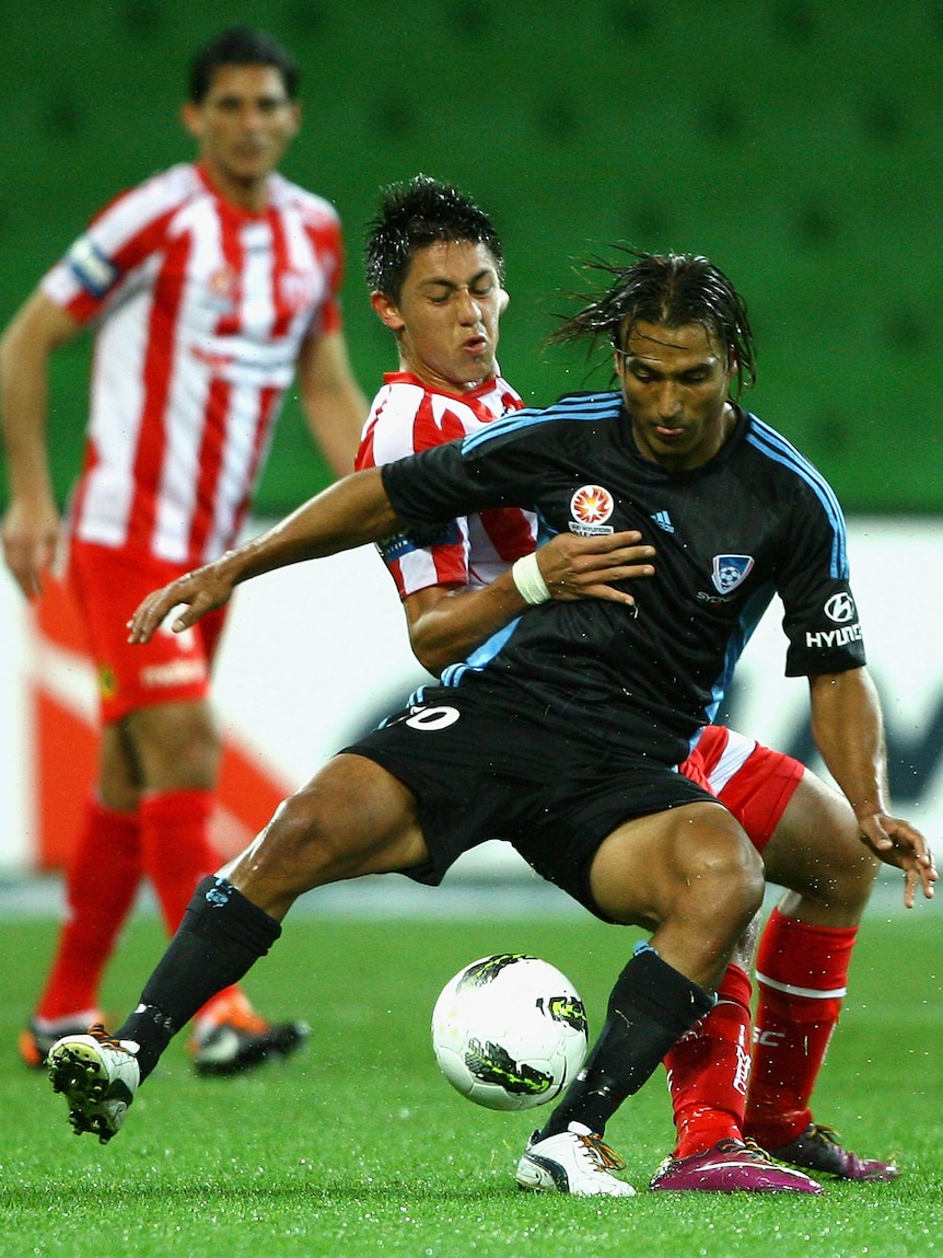 Late saviour ... Nicky Carle rescued Sydney FC with a late goal. (Getty: Robert Prezioso)