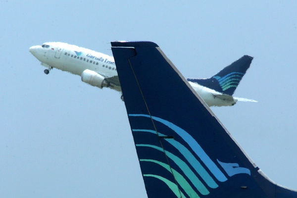 A Boeing B737 aircraft from Garuda takes off from Soekarno-Hatta airport, Jakarta, March 17, 2005.