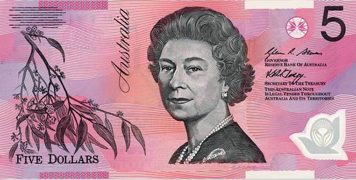 Un billet de banque australien violet de 5 $ avec le visage de la reine Elizabeth II.