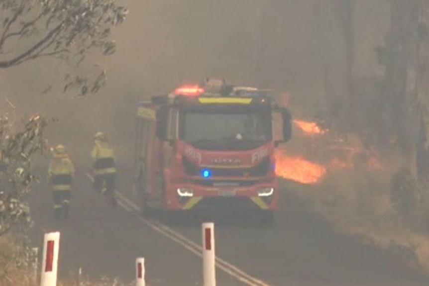 Hill End bushfire threatens homes
