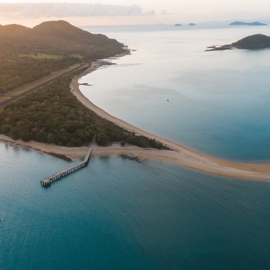 A closer up shot of Dunk Island from the air.