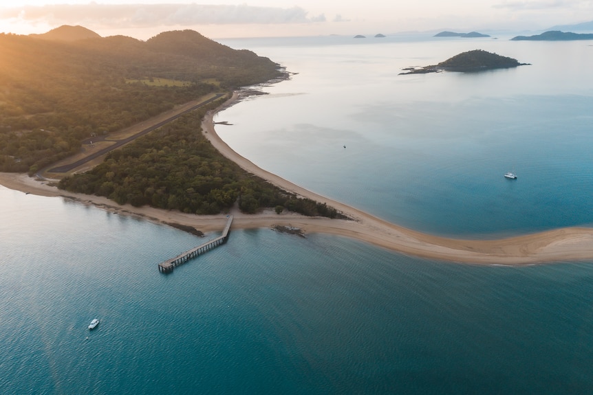 A closer up shot of Dunk Island from the air.