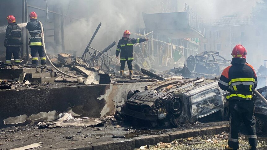 Des missiles russes ont touché un bâtiment dans la ville ukrainienne de Vinnytsia, tuant au moins 21 personnes, dont trois enfants