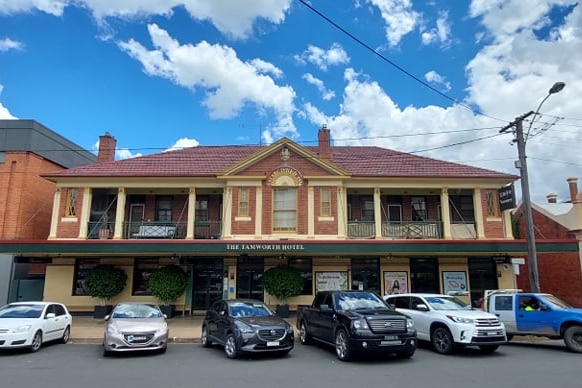 Tamworth Hotel from street