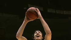 Andrew Bogut playing for the University of Utah
