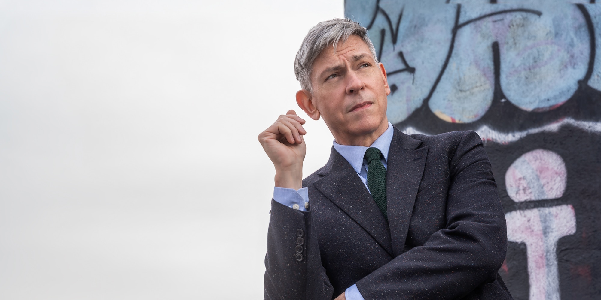 David Mills' glamour and despair and Lawrence Power shines a light on British music