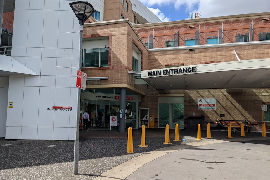An entrance bay to a hospital.