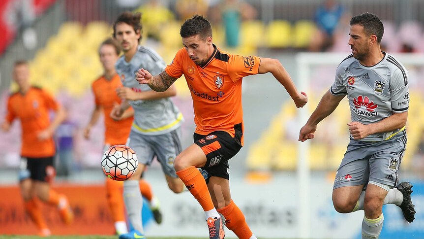 Jamie Maclaren breaks away against the Wellington Phoenix