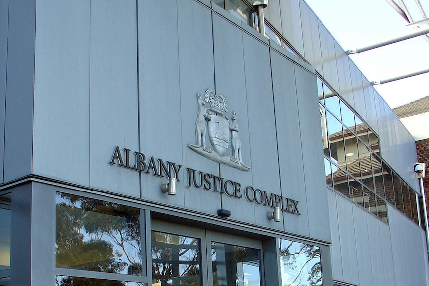 Front entrance to the Albany courthouse.