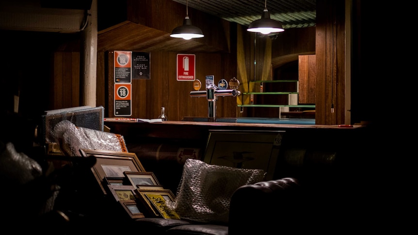 The empty bar in Woody's Beach Shack.