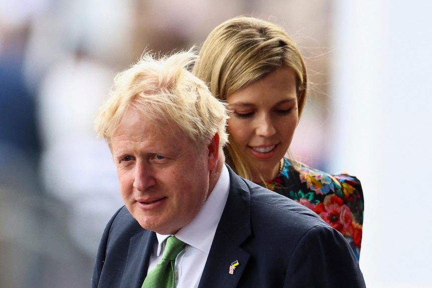 Boris Johnson și soția sa Carrie Johnson sosesc pentru Jubileul de platină حفل