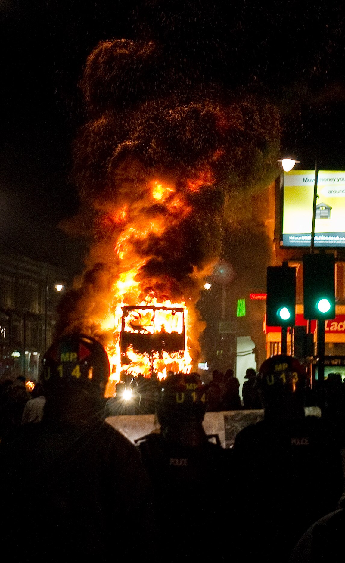 London Takes Stock After Night Of Riots Abc News