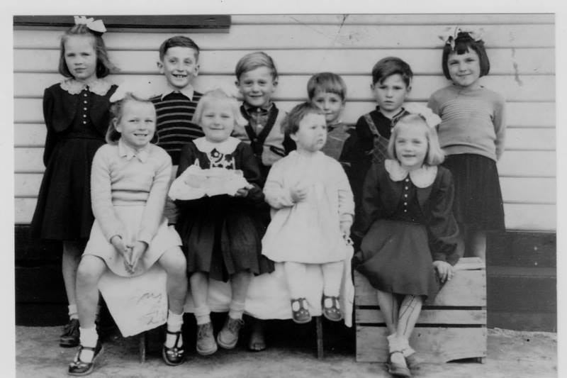 Children at the Benalla Migrant Camp.