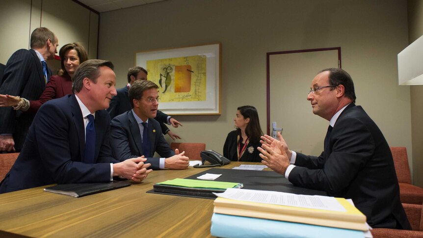 David Cameron, Dutch PM Mark Rutte and France's Francois Hollande (L-R) - tall doesn't really work