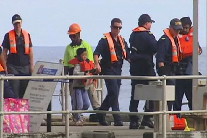 Asylum seekers bound for Malaysia arrive on Christmas Island