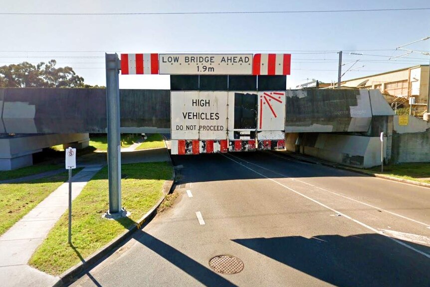 Google Maps screenshot of Brisbane rail bridge