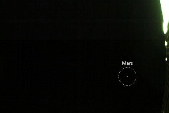 Ini adalah gambar pertama Mars yang diambil oleh satelit mini.