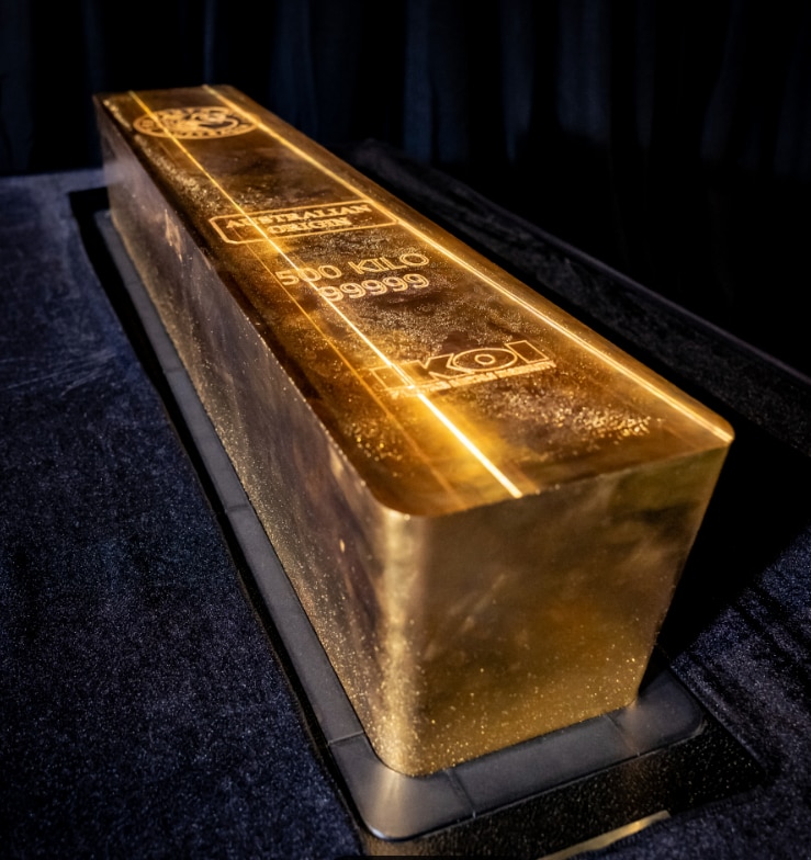 Giant gold bar made in WA sets world record