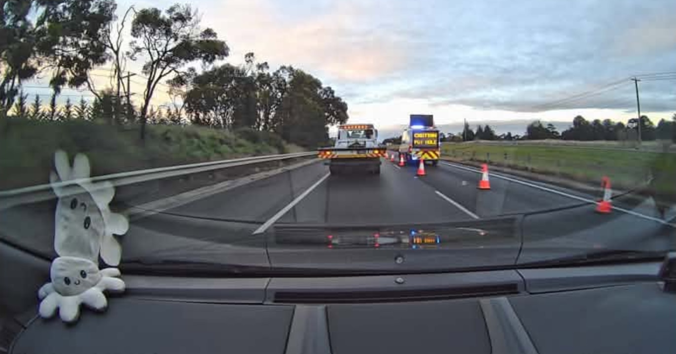 Potholes force cars off Calder Freeway as Victorian road anger rises