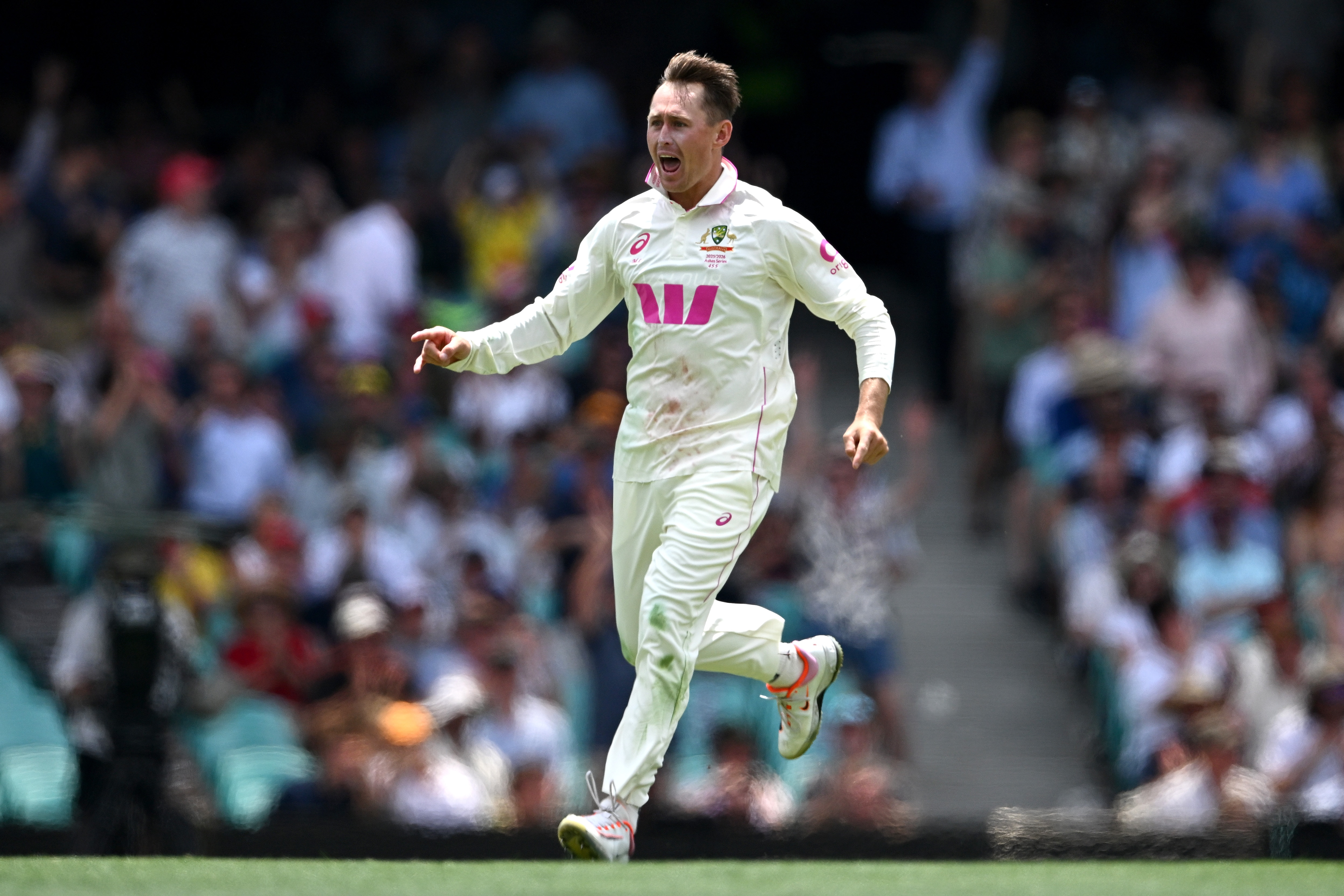 Live: Smith runs out of lives as Labuschagne gets shock breakthrough