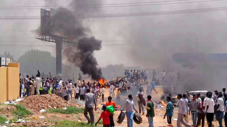 Sudanese riot over fuel subsidy cuts