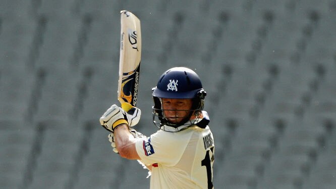 Veteran presence ... Chris Rogers moved to 67 not out before stumps. (file photo)