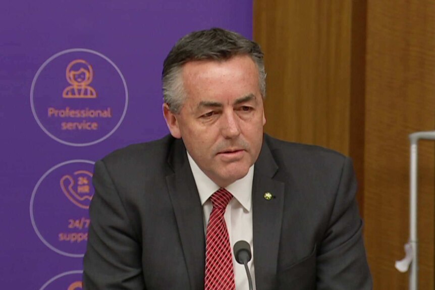 Darren Chester addresses the veterans summit in Canberra