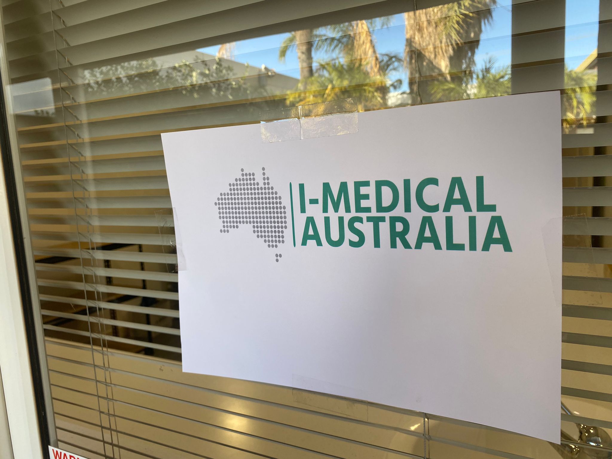 a sign that reads I-Medical Australia