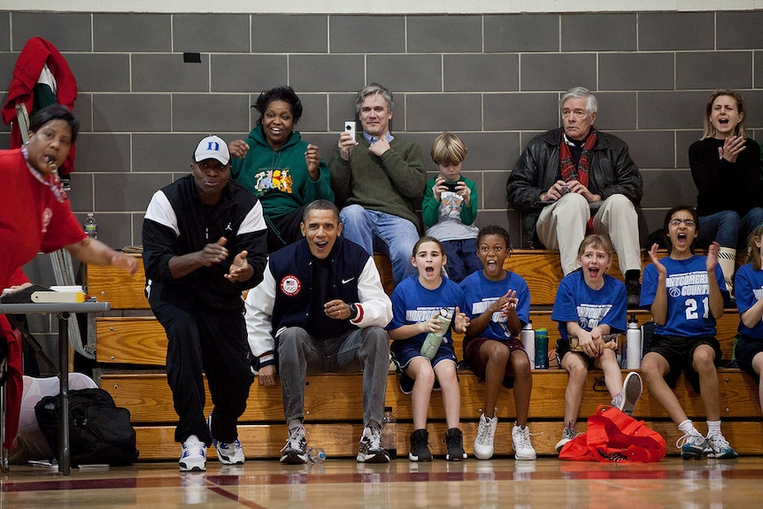 President Barack Obama steps in as basketball coach for daughter Sasha's team