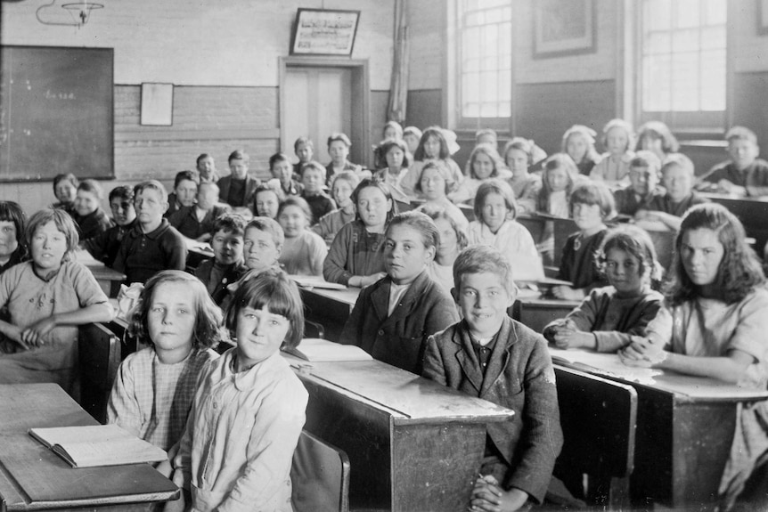 Historical photo of inside a Tasmanian class room