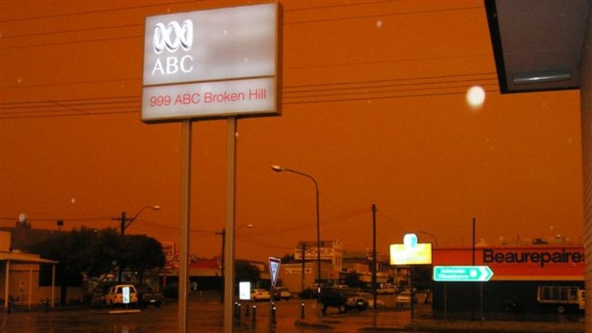 Sky red with dust at Broken Hill: storm damage widespread