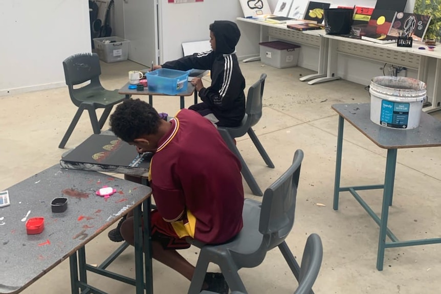 Students take art classes at Silver Lining Ficks Crossing.