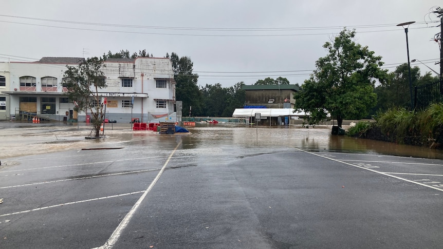 water flooding the streets in lismore