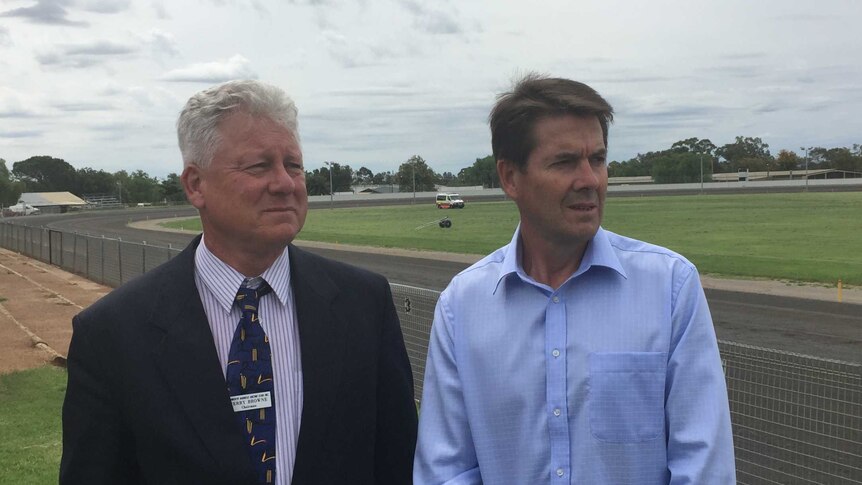 Tamworth Harness Racing Chairman Terry Browne and MP Kevin Anderson discuss delays in developing a new harness racing track.