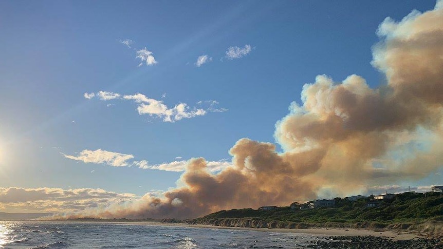 Dolphin Sands fire, Tasmania, April 2019.