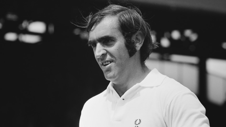 Les hommages affluent au décès du grand tennisman australien Owen Davidson, à l’âge de 79 ans