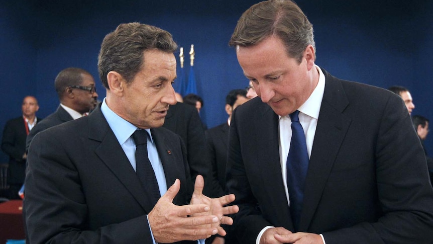 Sarkozy, Cameron talk at Paris summit