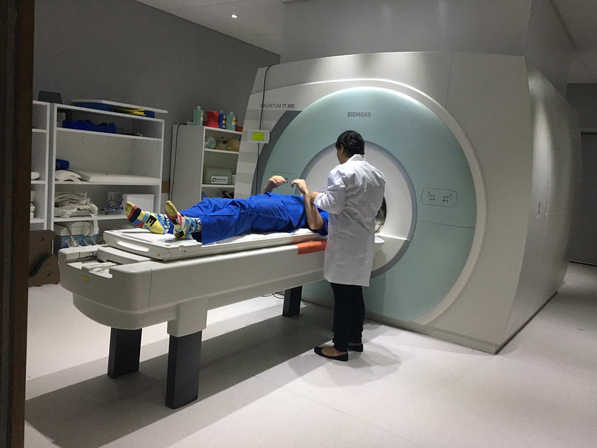 An athlete has an MRI at the Queensland Brain Institute
