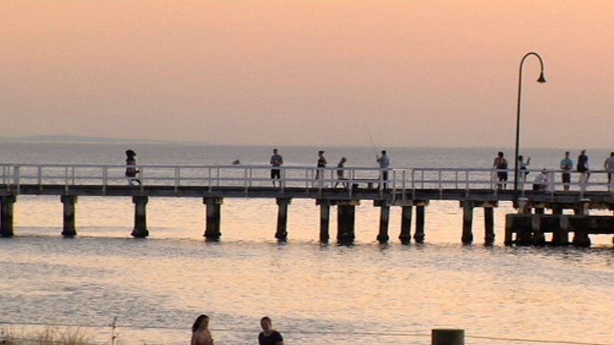 Hot night at St Kilda