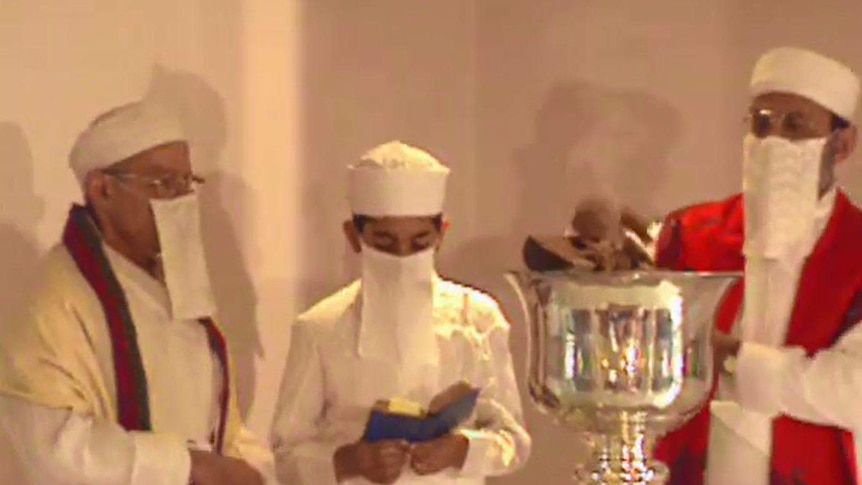 Zoroastrians praying