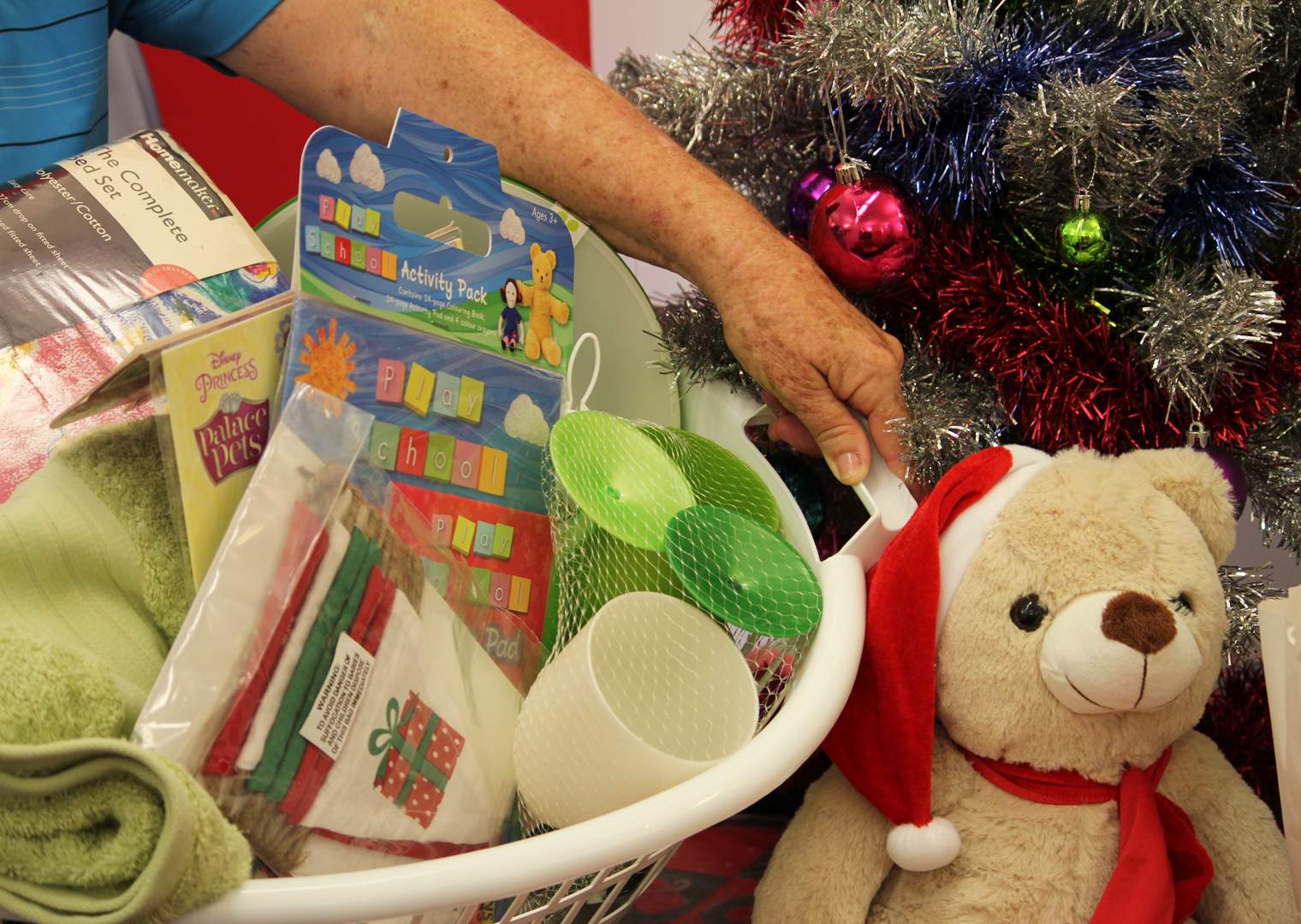 Tips for giving at Christmas from a domestic violence survivor - ABC News