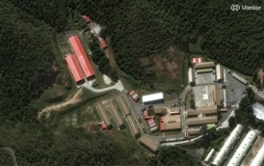 2025年12月22日，美国空袭前的加拉加斯富尔特蒂乌纳, 前总统他马杜罗住所前的卫星图片。