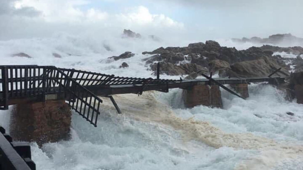 Wild weather smashes Canal Rocks bridge - ABC News