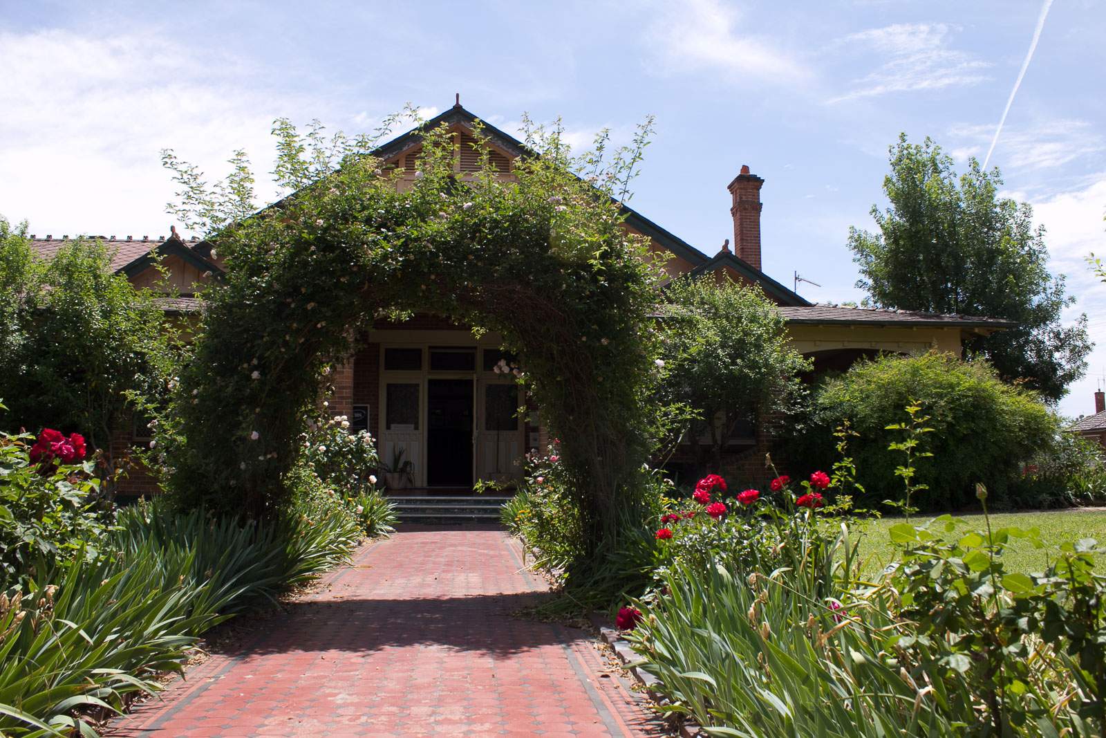 Roses and rehab at Lyndon House Canowindra three decades of drug and