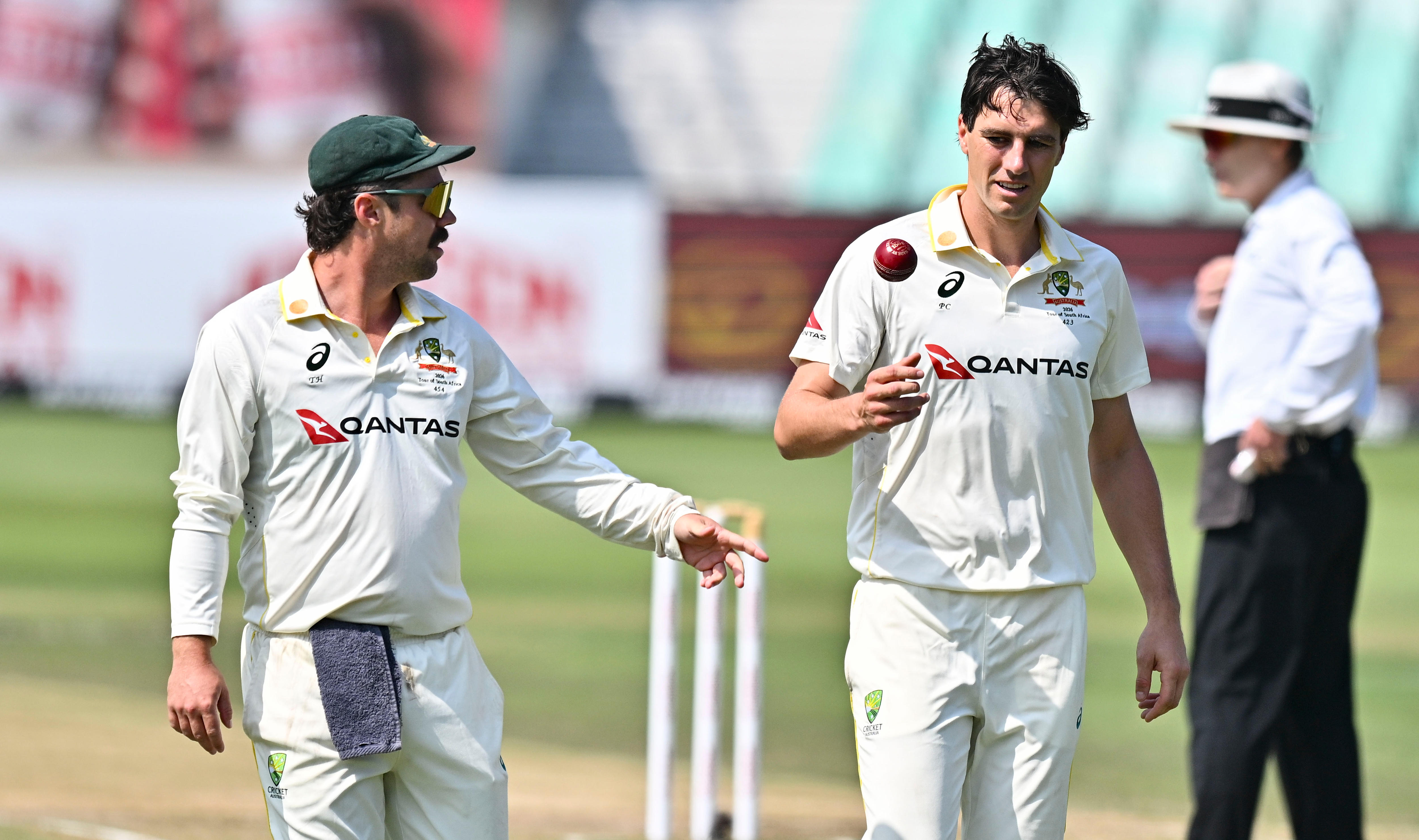 Live: Aussies break through after early positivity from South African batters