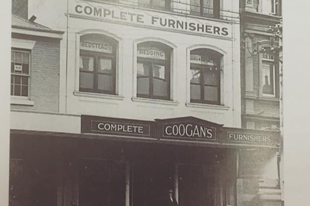 Entrance to Coogans in Collins St