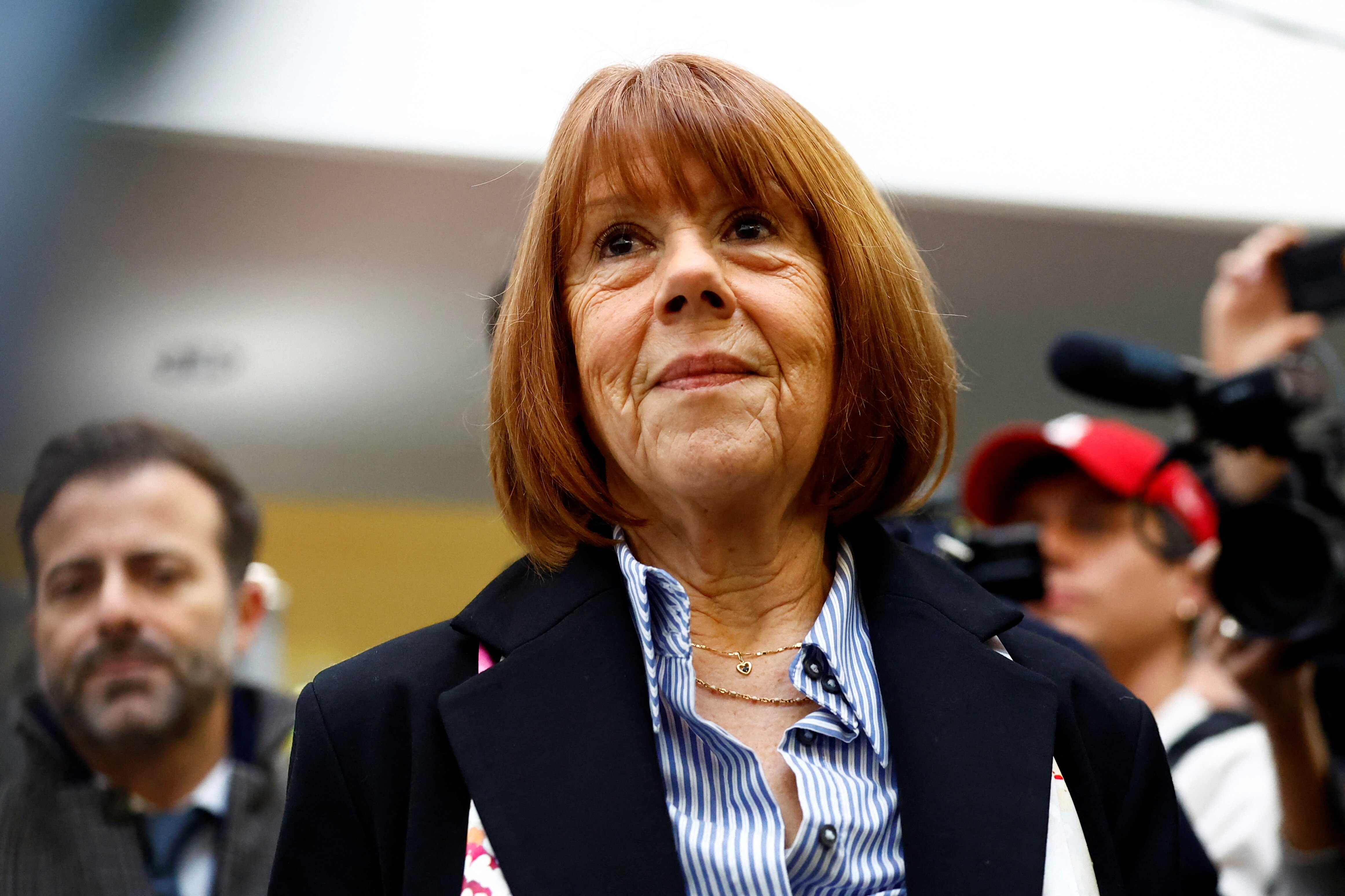 Нет ей 50. Ей 50. Стихи о возрасте женщины. Нет ей 50. Кристи бринкли 2023.