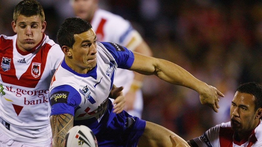 Sonny Bill Williams looks to offload