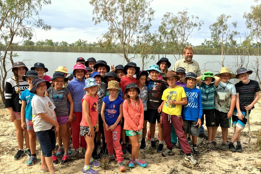 Manangatang students at the Hattah Lakes with Malcolm Thompson.
