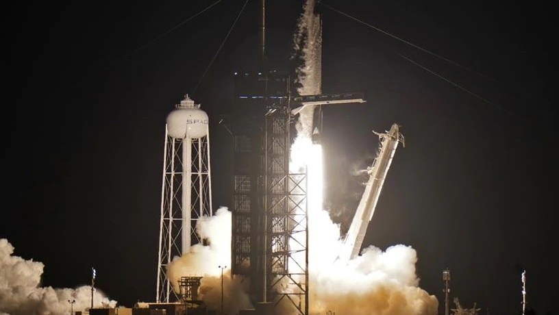 A photo of the SpaceX rocket launching the first-ever all civilian crew into Earth orbit.